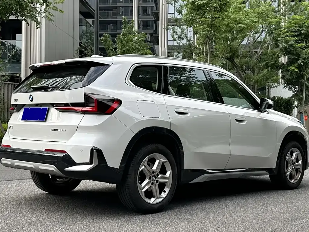 BMW X1 — фото 9