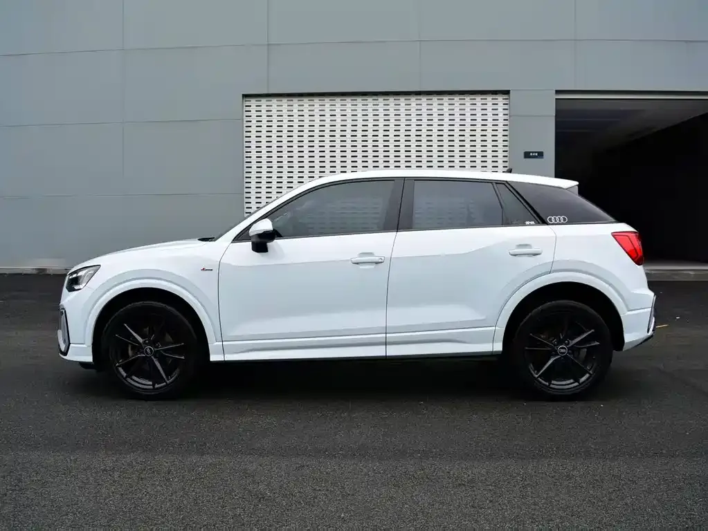 Audi Q2L 2022 из CN, фото 4