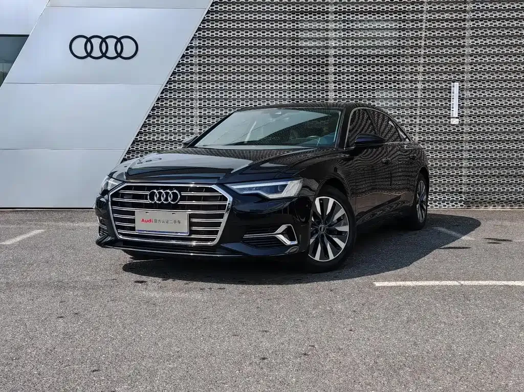 Audi A6L — фото 1