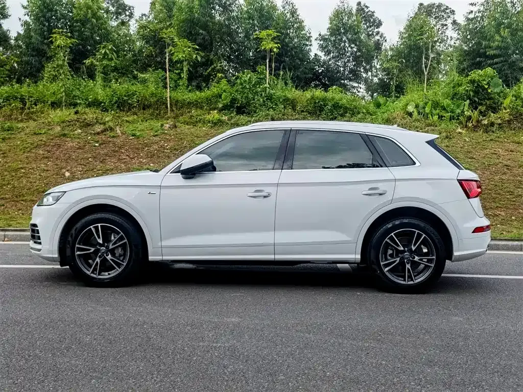 Audi Q5L 2021 из CN, фото 9