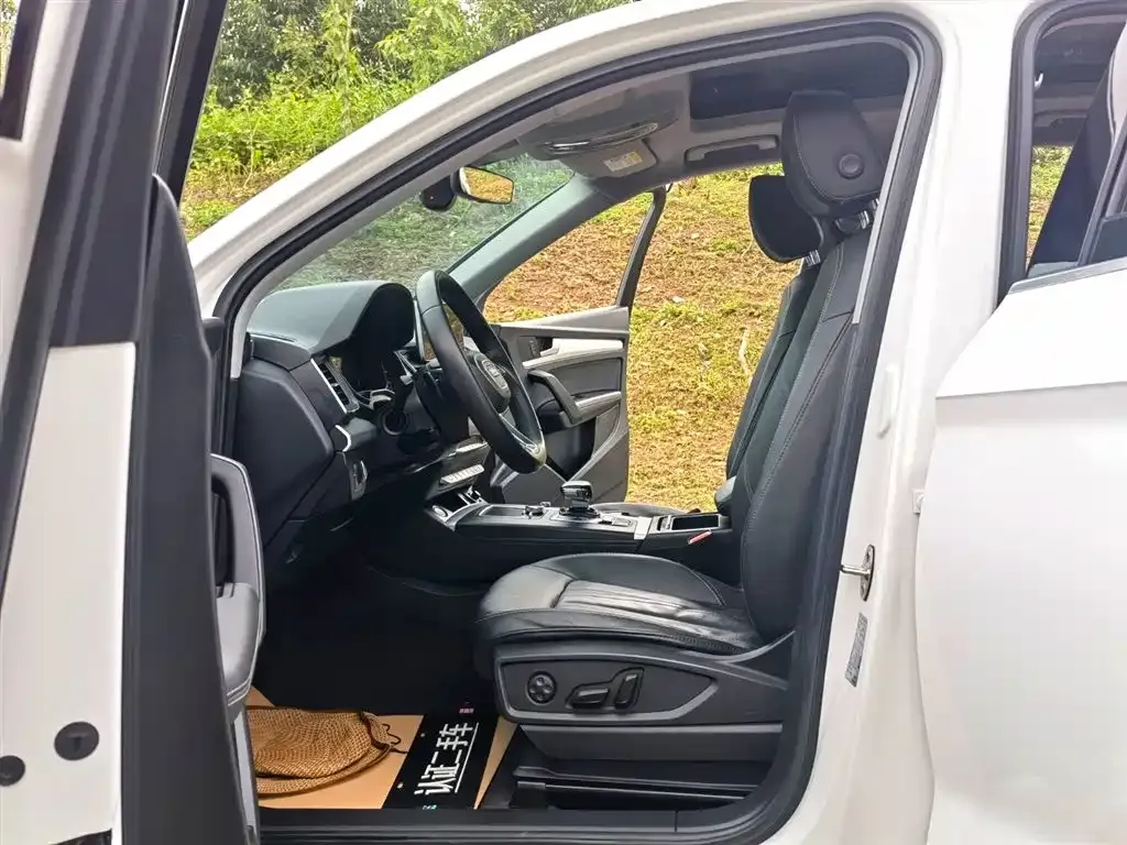 Audi Q5L 2021 из CN, фото 7