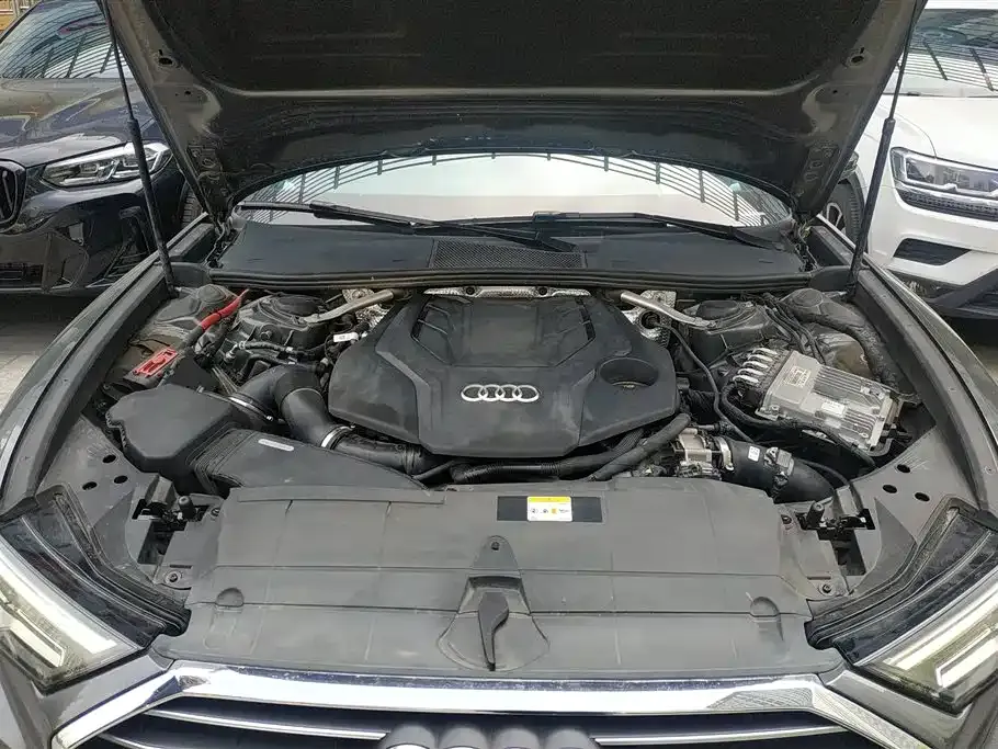 Audi A6L — фото 10