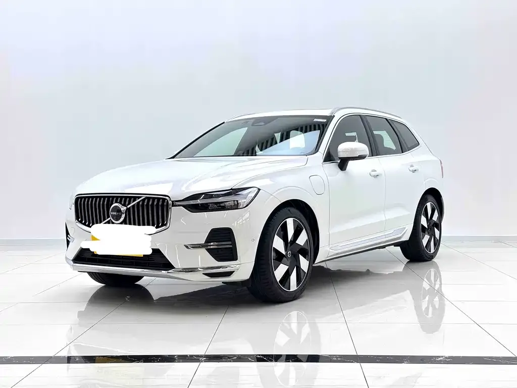 Volvo XC60 PHEV — фото 1