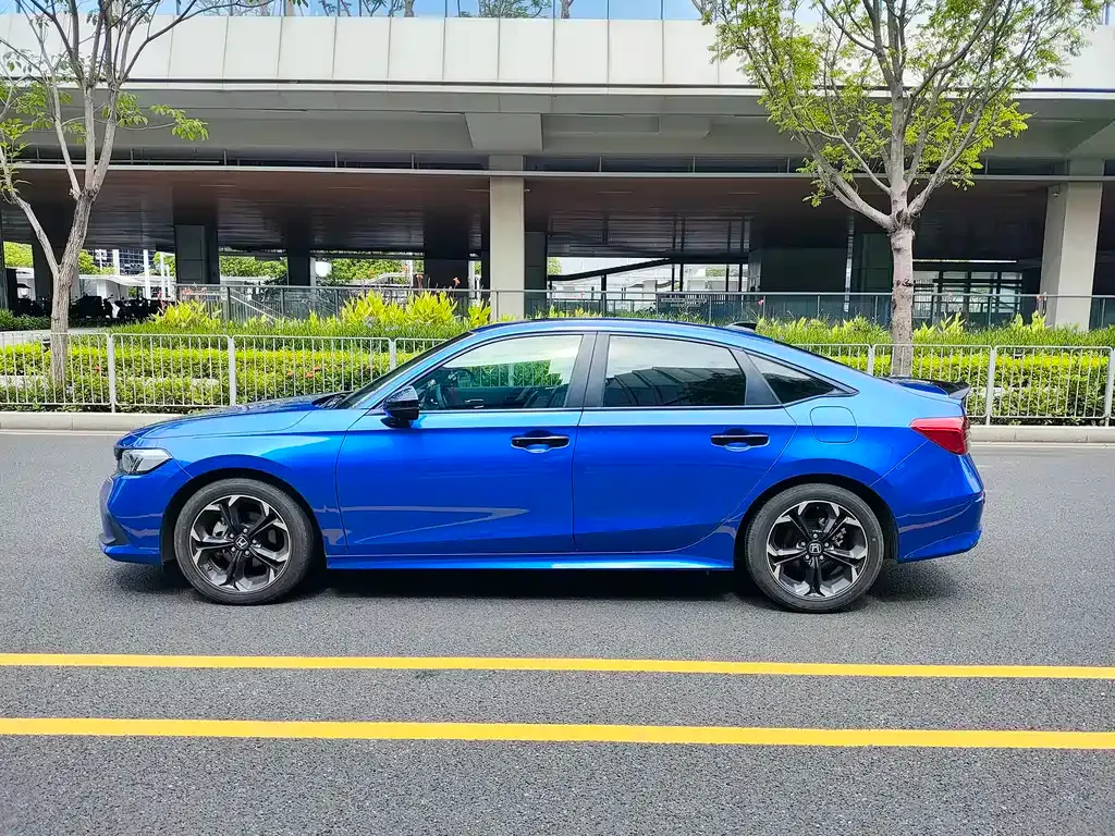 Honda Civic — фото 8
