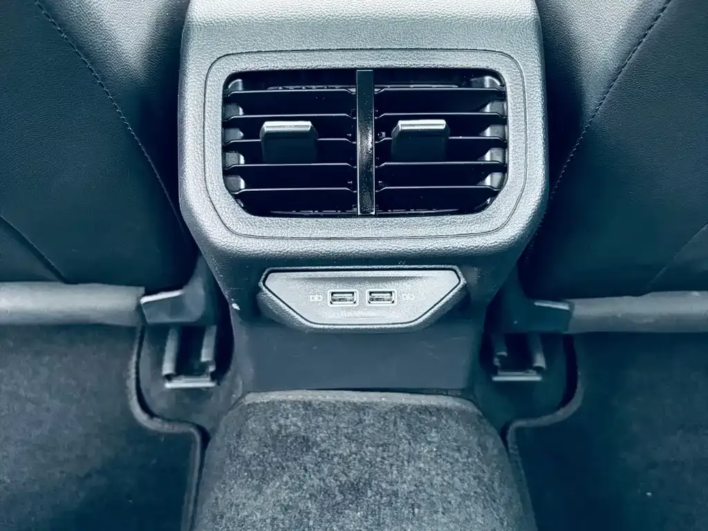 Volkswagen Bora 2022 из CN, фото 10