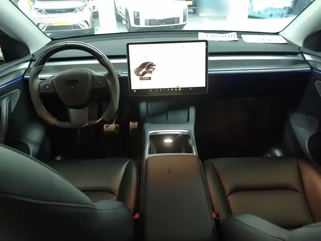 Tesla Model Y — фото 3