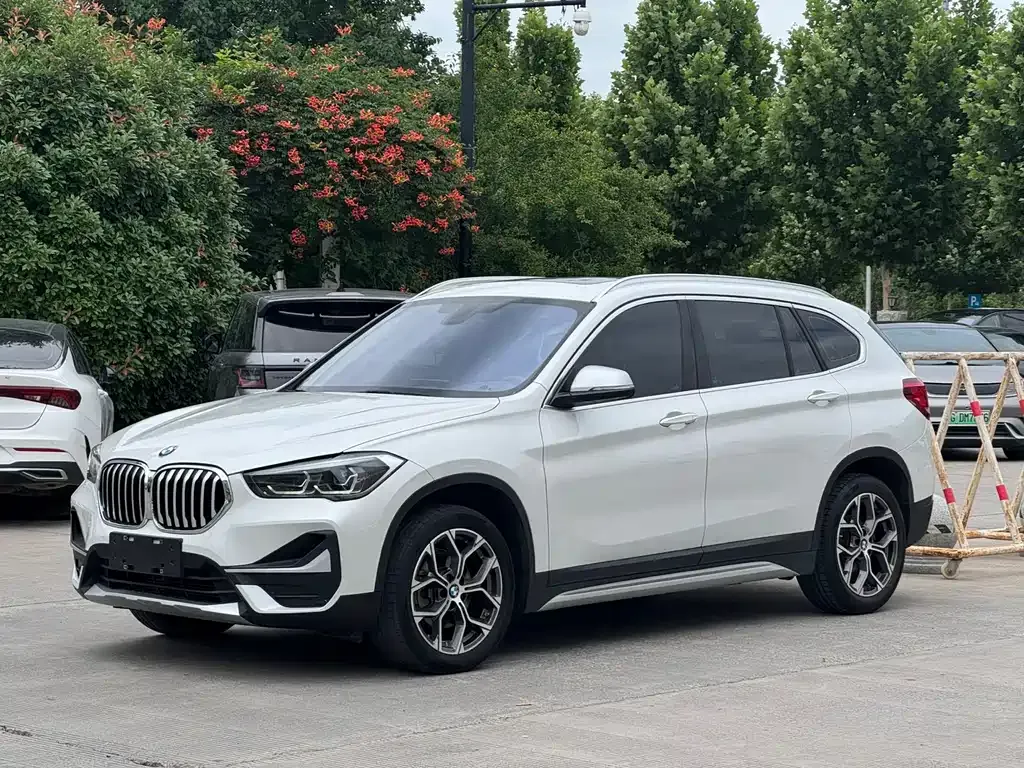 BMW X1 — фото 1