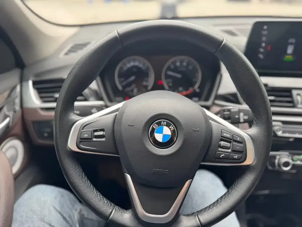 BMW X1 — фото 2