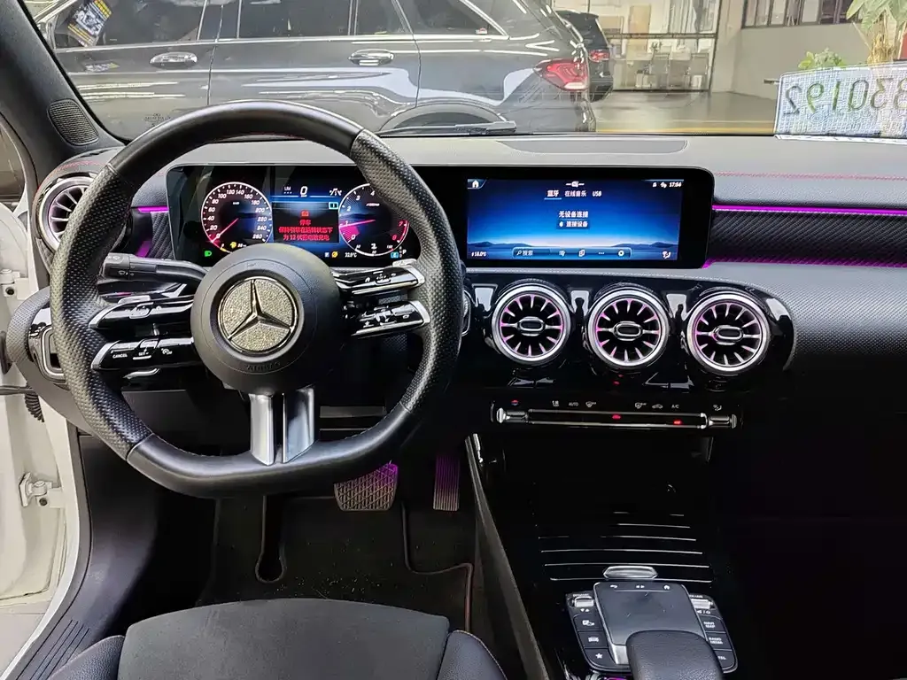 Mercedes-Benz A-Class — фото 10