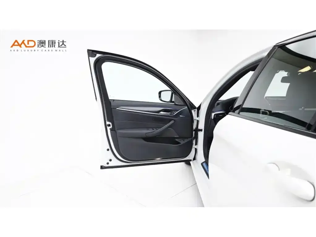 BMW 5 Series (Import) 2023 из CN, фото 5