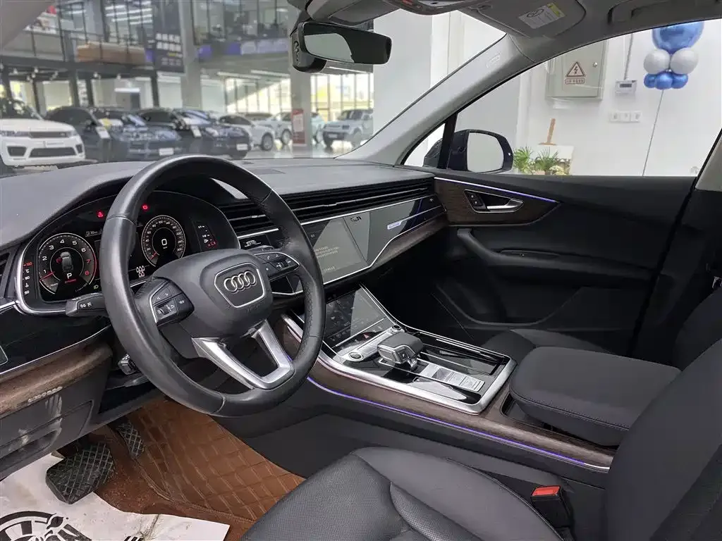 Audi Q7 — фото 6