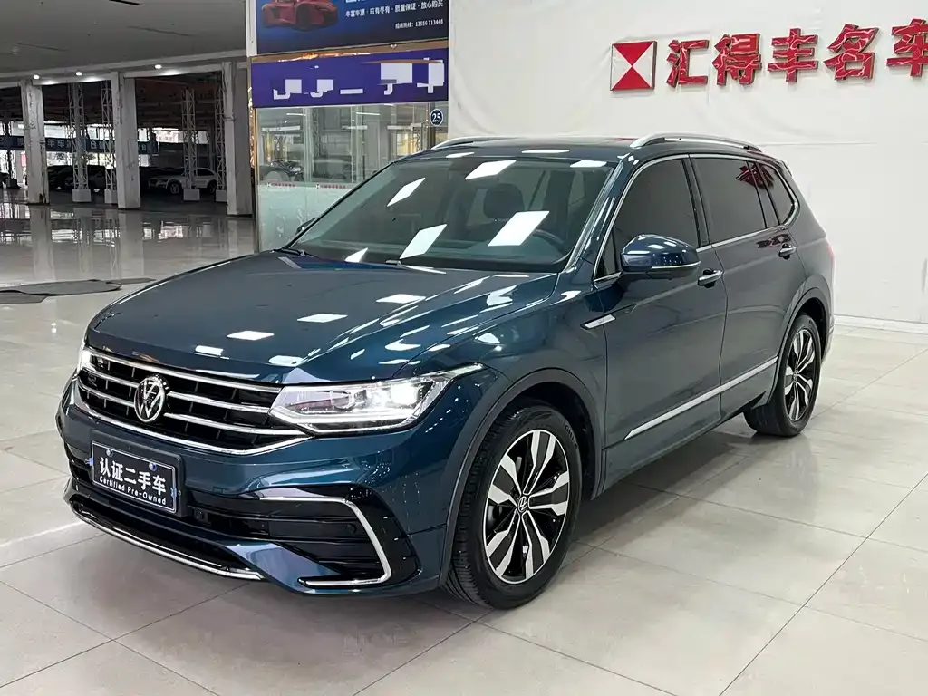 Volkswagen Tiguan L — фото 1