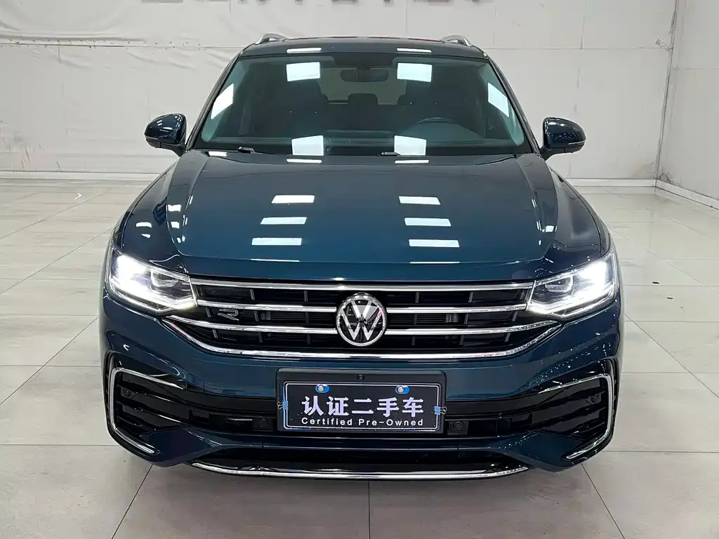 Volkswagen Tiguan L — фото 2