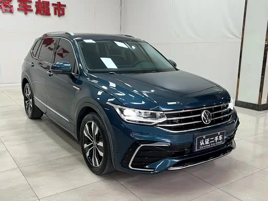 Volkswagen Tiguan L — фото 6