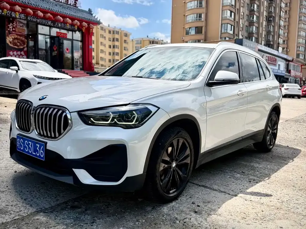 BMW X1 — фото 1