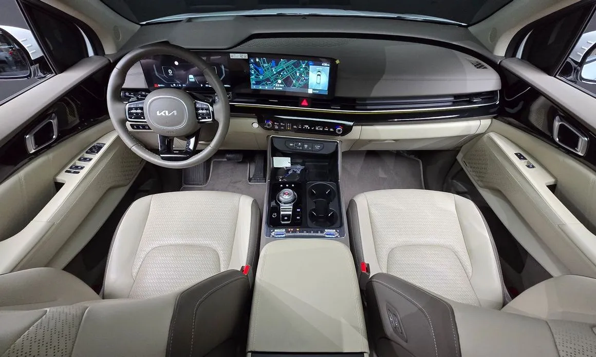 Kia Carnival — фото 10