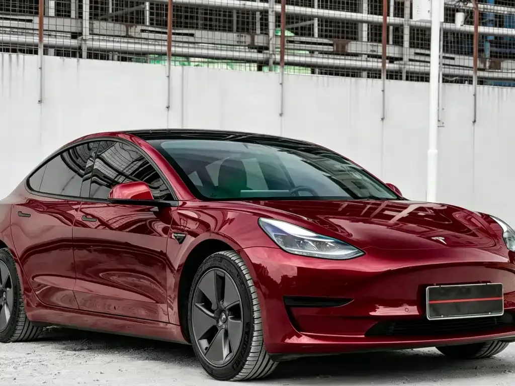 Tesla Model 3 — фото 10