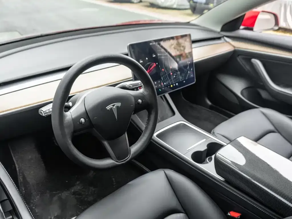 Tesla Model 3 — фото 5
