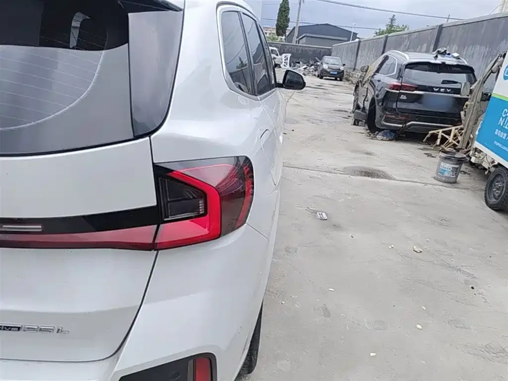 BMW X1 2023 из CN, фото 2