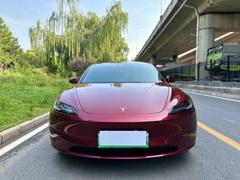 Tesla Model 3 — фото 6