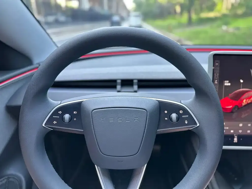 Tesla Model 3 — фото 5