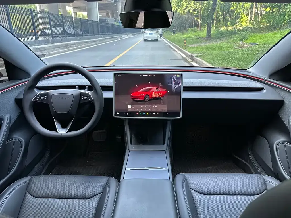 Tesla Model 3 — фото 3