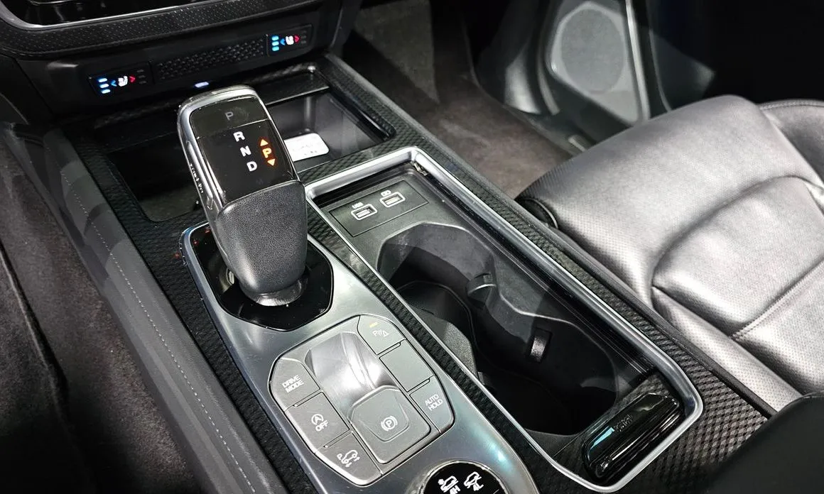 KG Mobility (Ssangyong) Rexton — фото 10