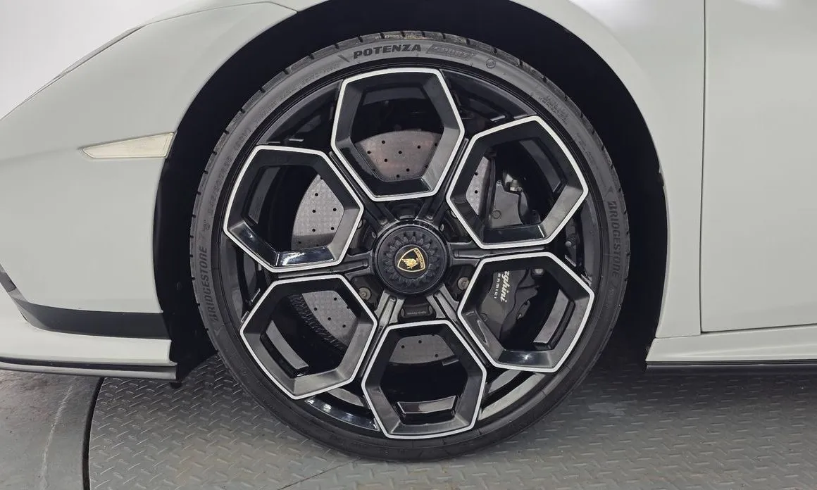 Lamborghini Huracan 2023 из KR, фото 9