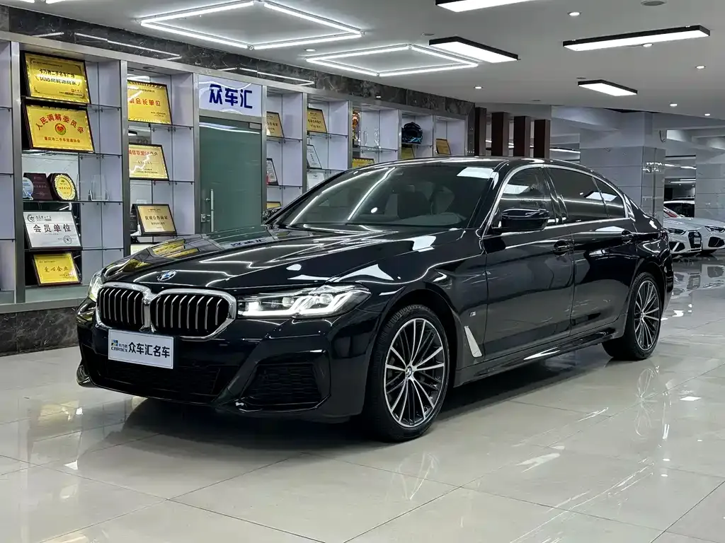 BMW 5 Series — фото 1