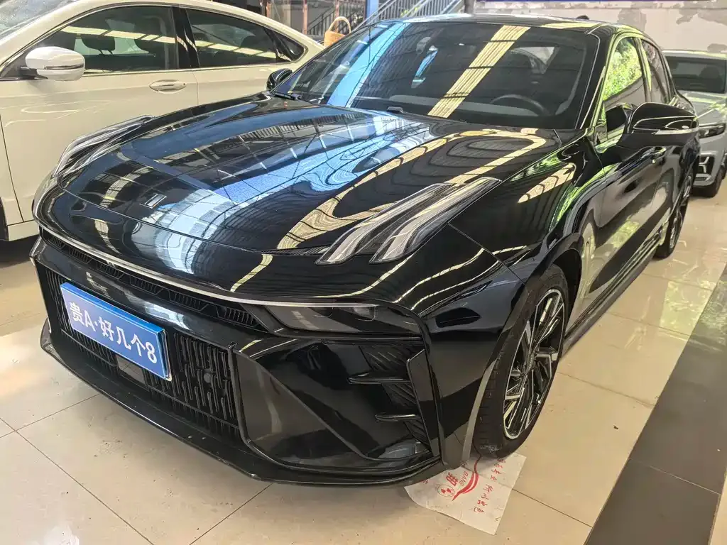 Lynk & Co 03