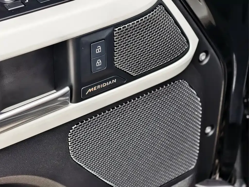 Land Rover Defender — фото 4