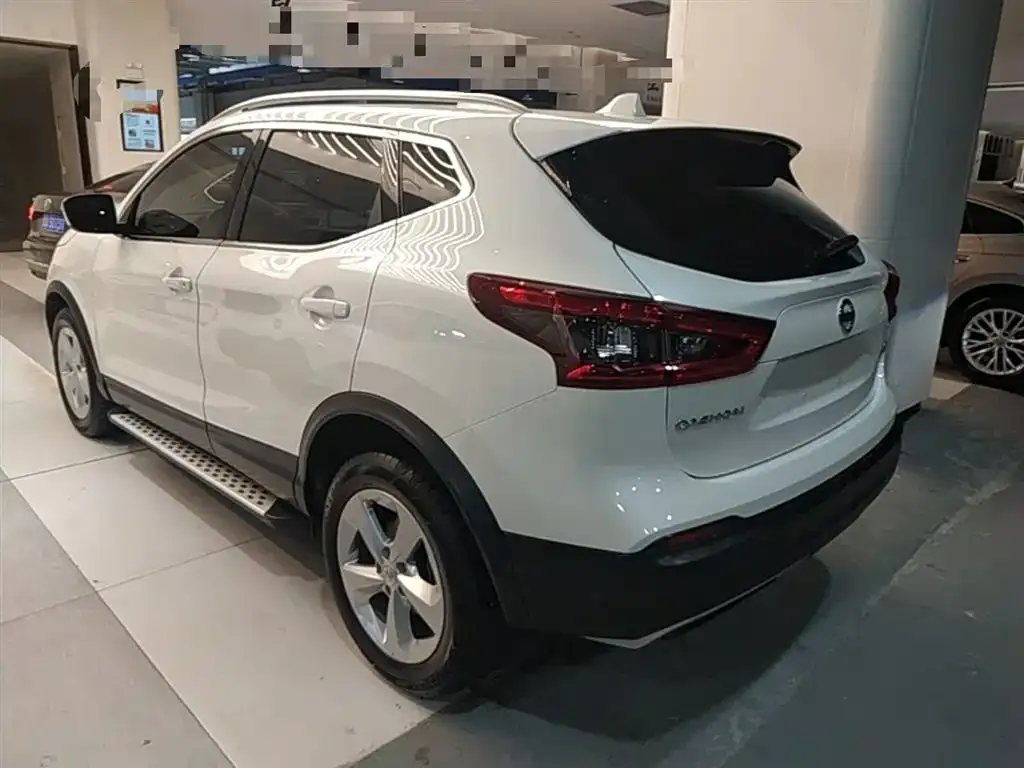 Nissan Qashqai — фото 8