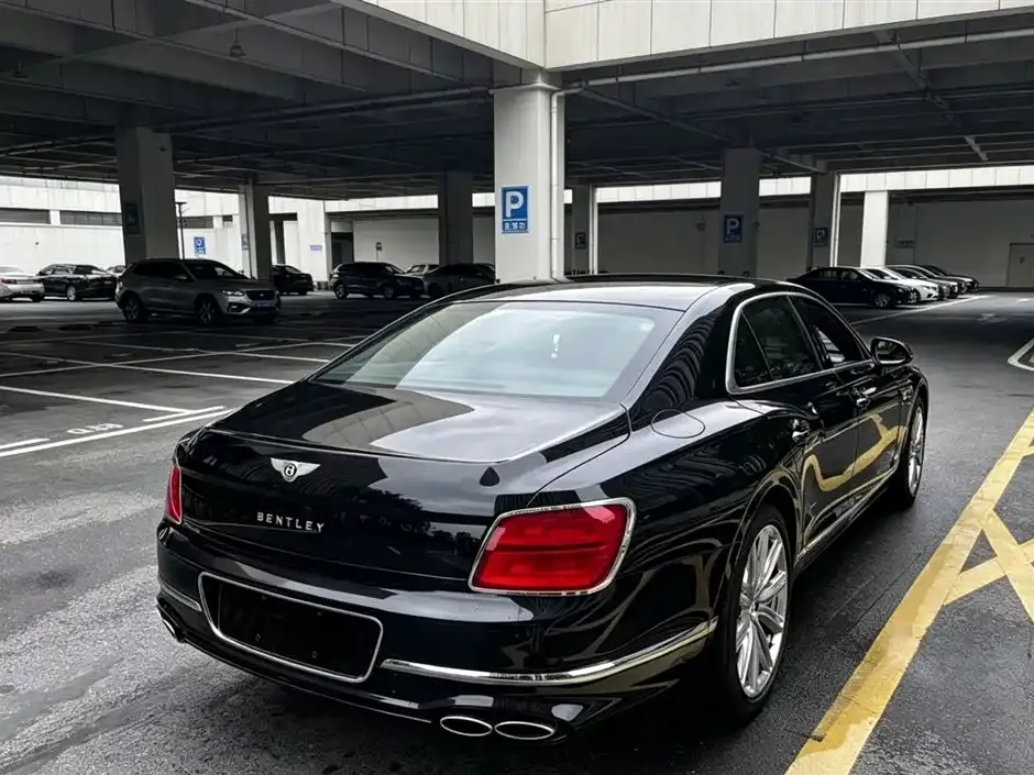 Bentley Flying Spur PHEV 2022 из CN, фото 2