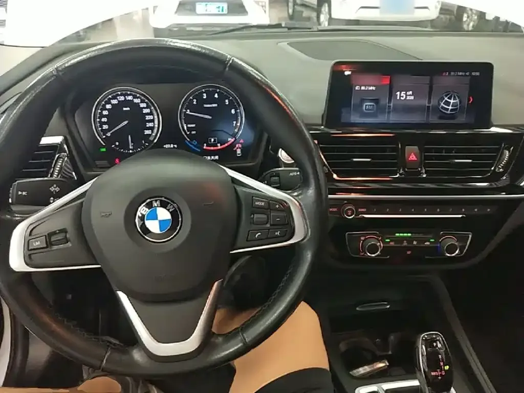 BMW 1 Series 2021 из CN, фото 10