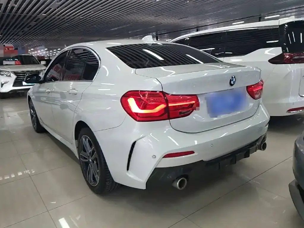 BMW 1 Series 2021 из CN, фото 9
