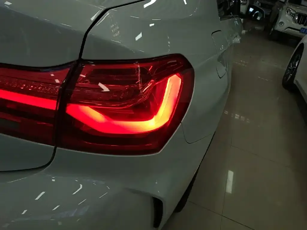 BMW 1 Series 2021 из CN, фото 2