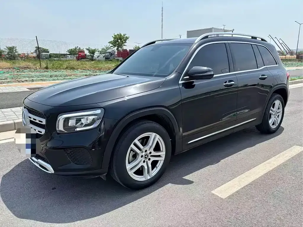 Mercedes-Benz GLB — фото 1