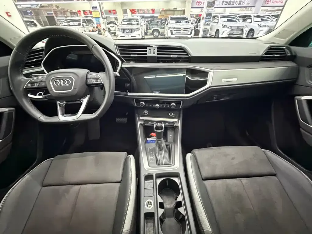 Audi Q3 — фото 2