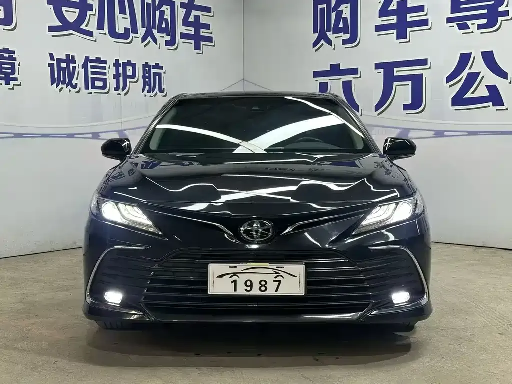 Toyota Camry — фото 4