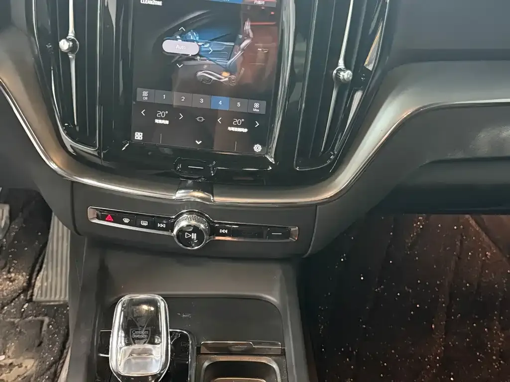 Volvo XC60 2024 из CN, фото 5