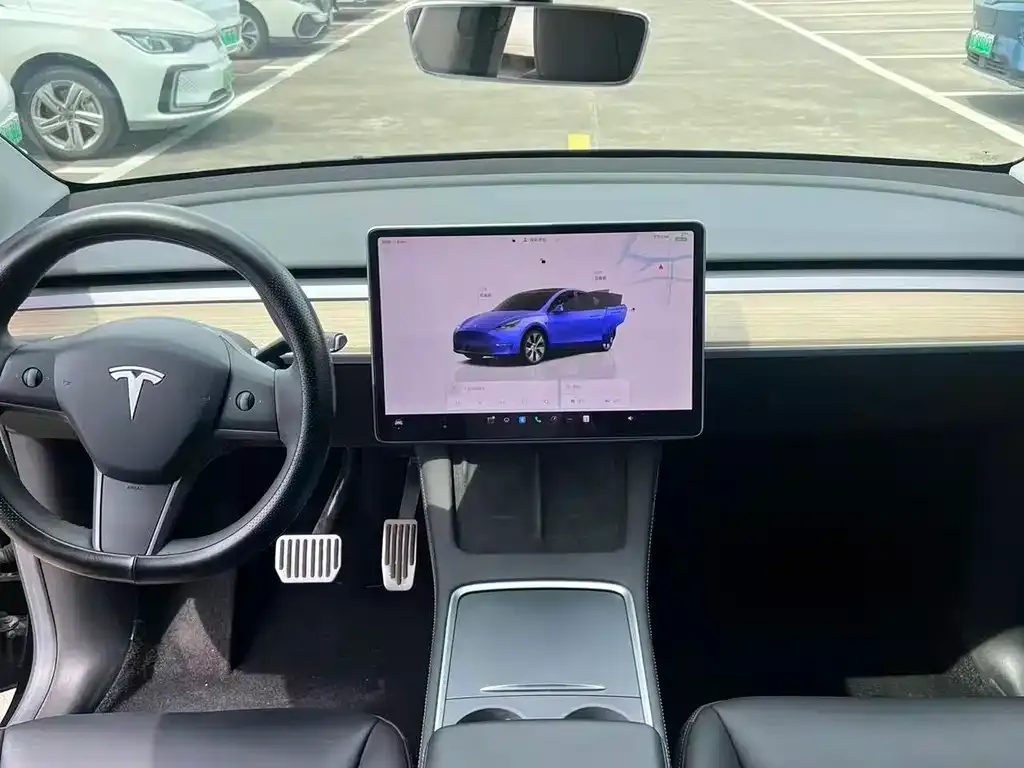 Tesla Model Y — фото 2