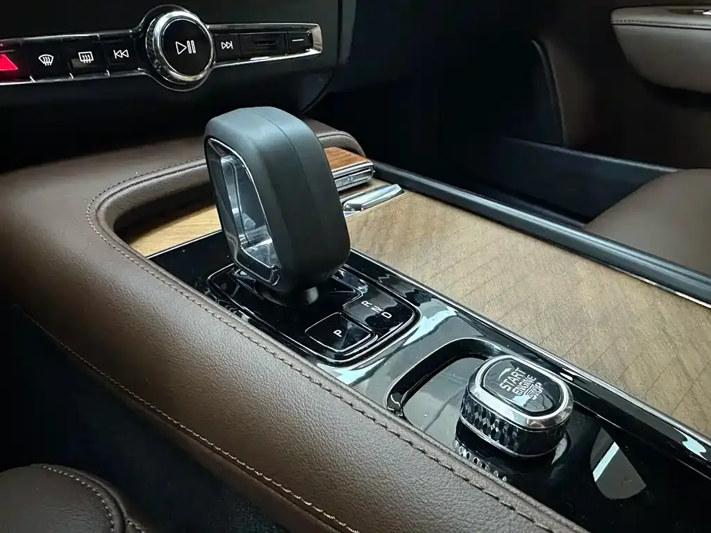 Volvo S90 — фото 7