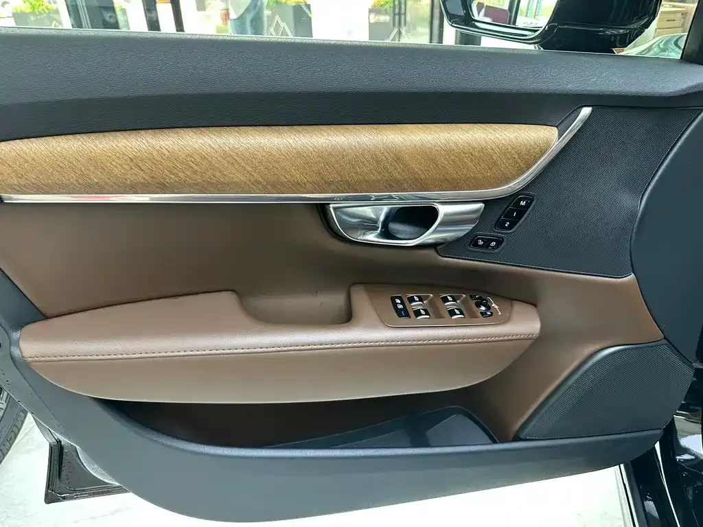 Volvo S90 — фото 4