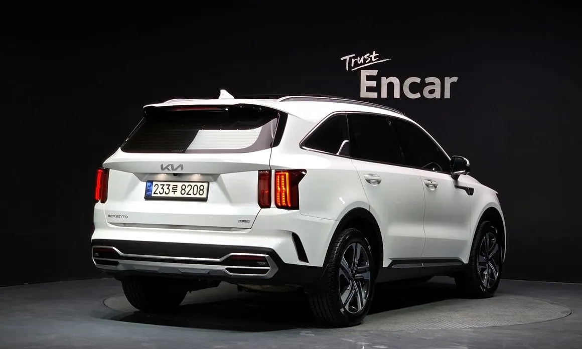 Kia Sorento — фото 8