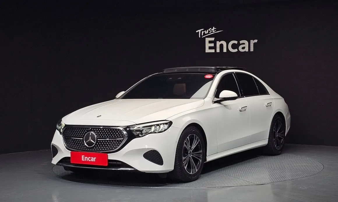 Mercedes-Benz E-Class — фото 1