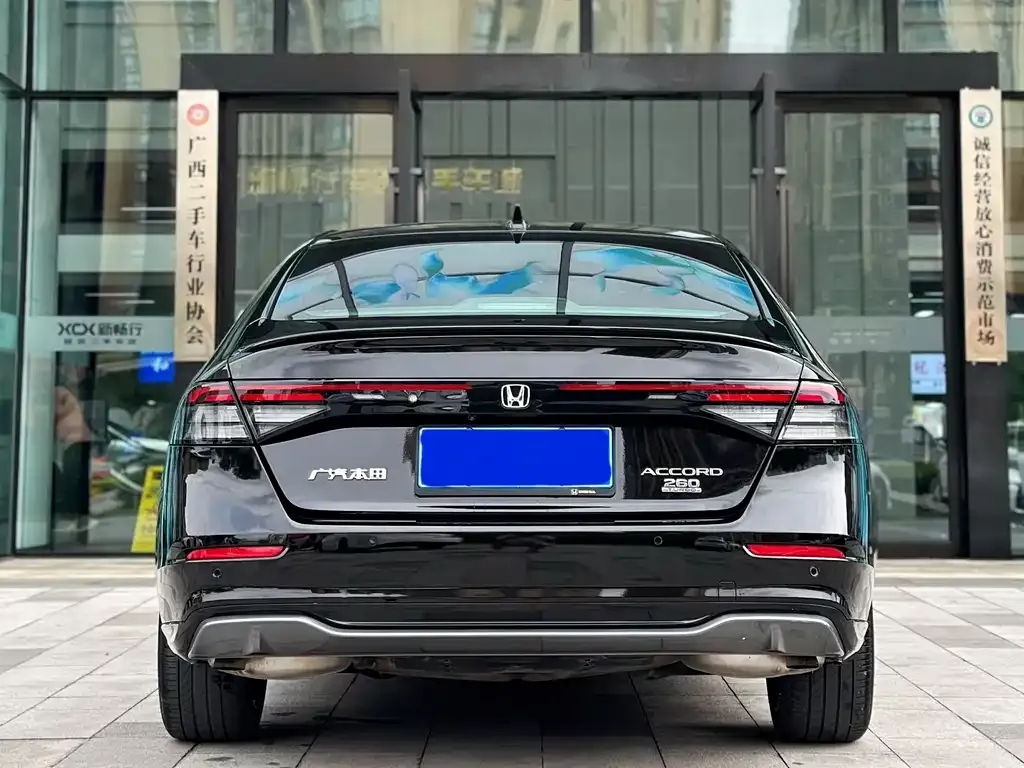 Honda Accord — фото 9