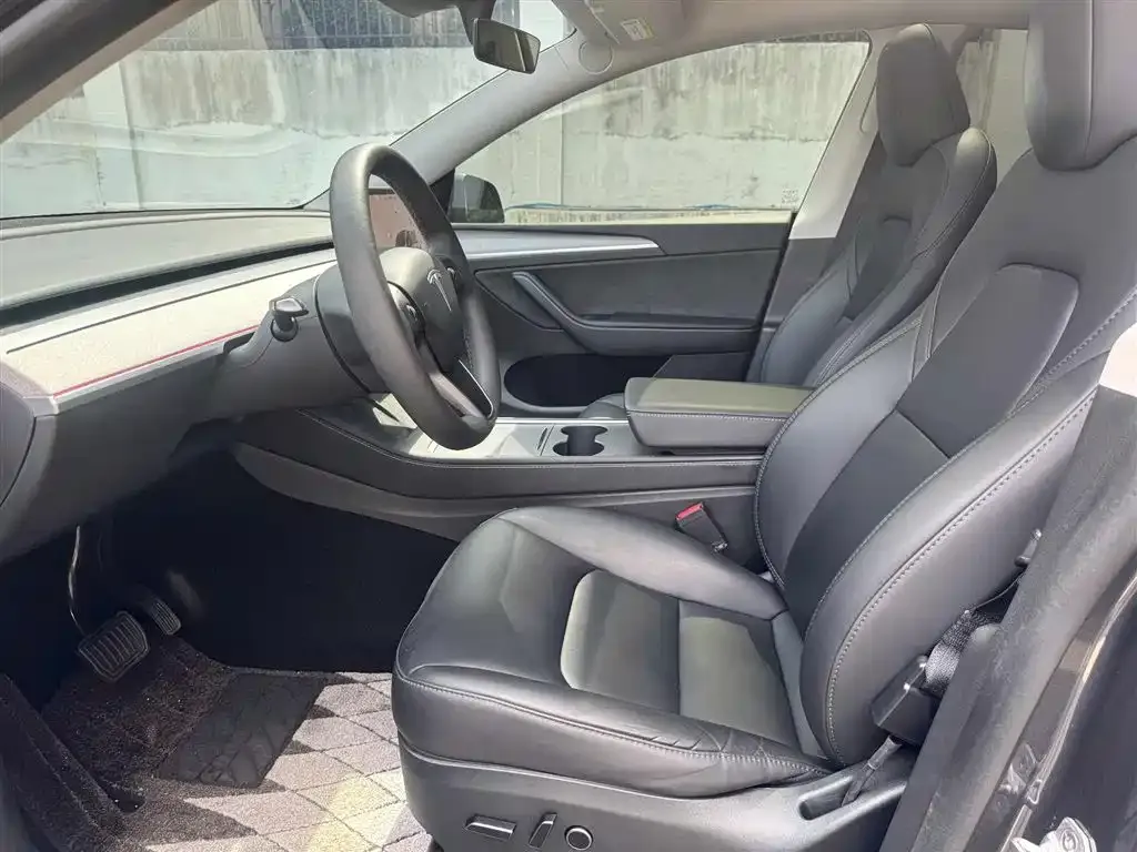 Tesla Model Y — фото 5