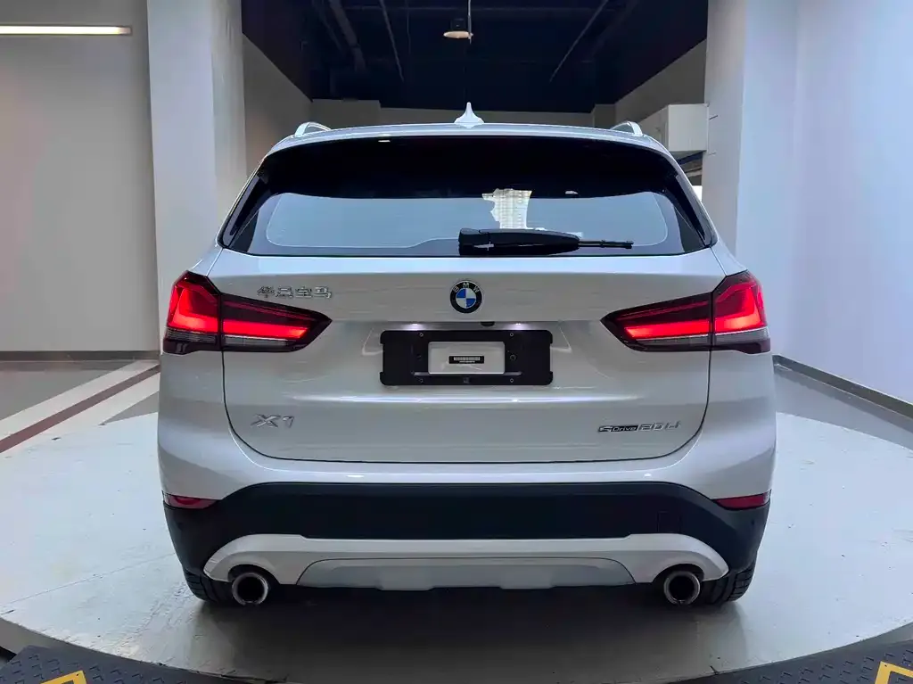 BMW X1 — фото 5