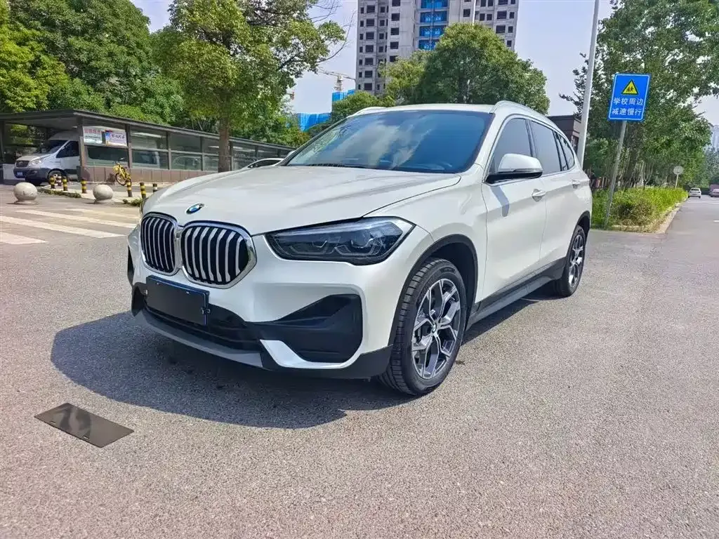 BMW X1 — фото 1