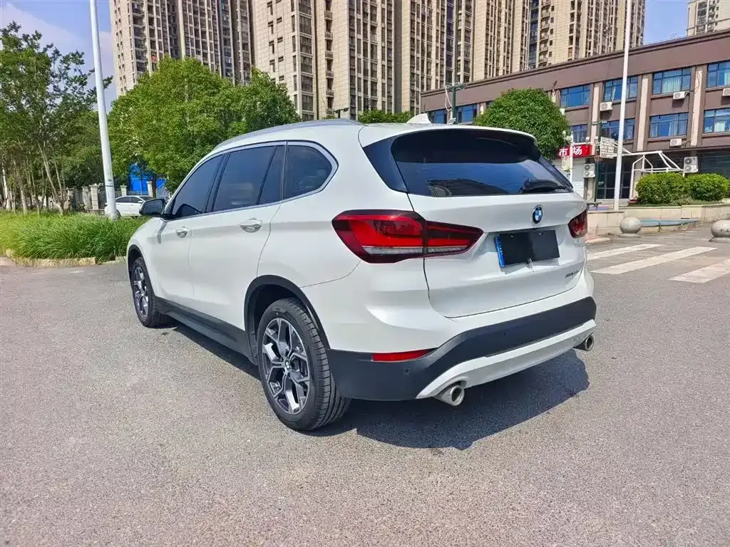 BMW X1 — фото 9